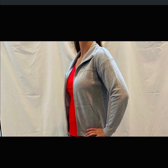 Vineyard Vines Zip-up 2 for $20 - Picture 6 of 9